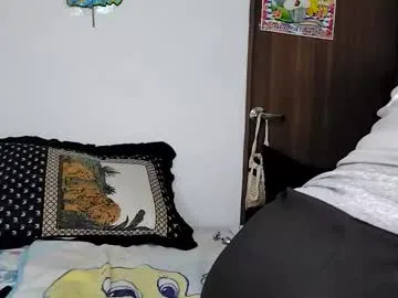 queenjenn__ live stage