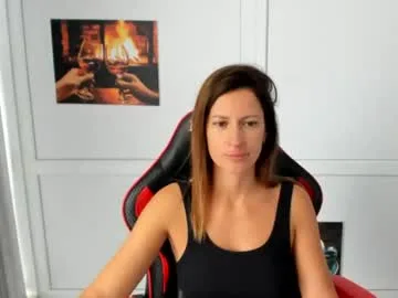 rosalie_kiss live stage