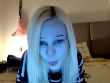 samanthamiasnik1 live stage
