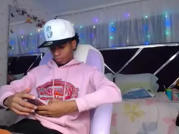 santy_bigcock_01 live stage