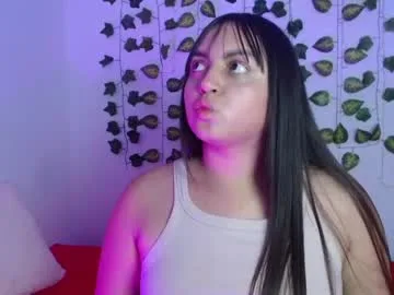 sara_blue22 live stage