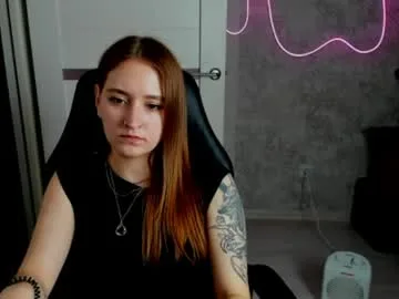 sara_rossse live stage