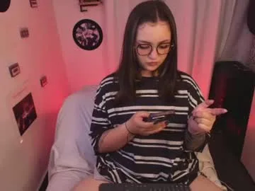 sarah_cuteeyes live stage