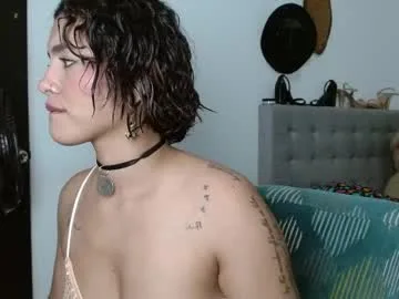 sexy_lia_latina live stage