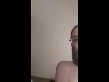 shakeyourtitties11 live stage
