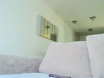 shanell_rousex live stage