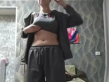 sharleenyodis live stage