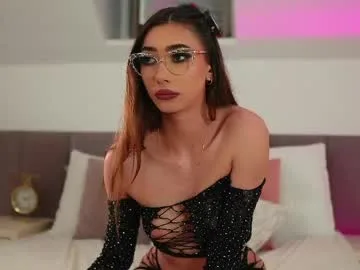 shy_eveline live stage