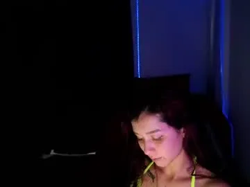 skinny_queen__20 live stage