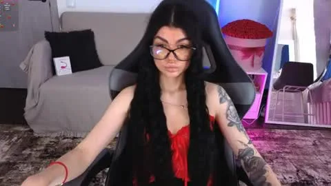 Miniatura na żywo dla snakequeennnn