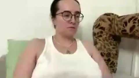 Live thumbnail for sofianicegirl
