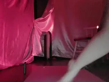 sp1tpuppeh live stage