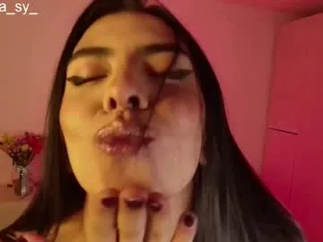 spicy_ana live stage