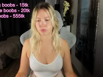 stefany_and_bettany live stage