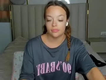 stellaa_queen live stage