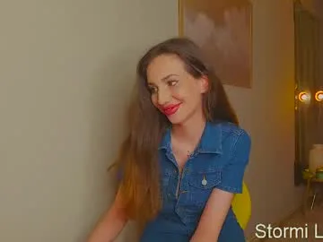 stormi_light live stage
