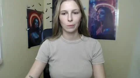 Live thumbnail for stranger_giirl