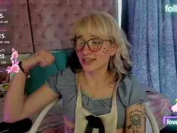 sweet_emmili live stage