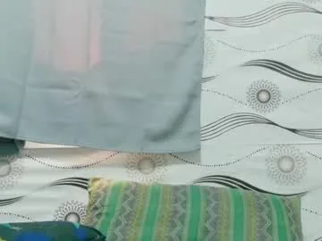 sweetbigtits_maria live stage