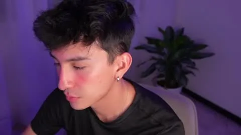 Live thumbnail for sweettaaron
