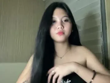 thelifeof_kiara live stage