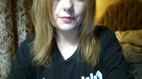 Live thumbnail for tinywithtiddies