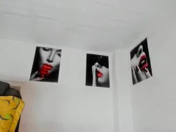 titsbiglili live stage