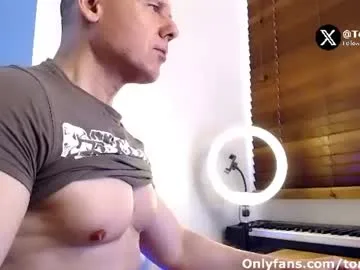 tomfoxcam live stage