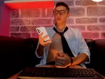 tommy_wild1 live stage