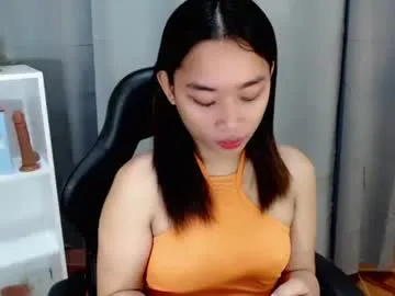 tricia_slut live stage