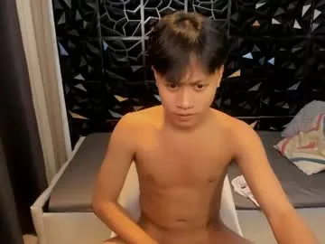 twink_mistingtrevor live stage