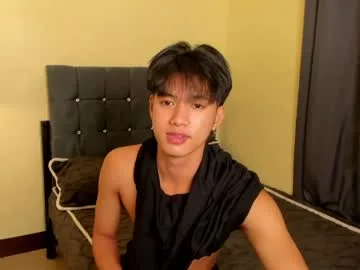 twinks8inches live stage
