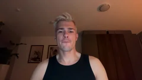 tylermax94의 라이브 썸네일