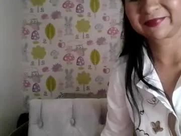 tyna_b live stage