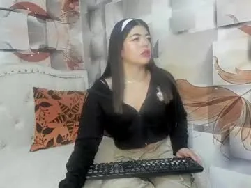 valentina_purple live stage