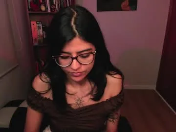 valerie__sky live stage