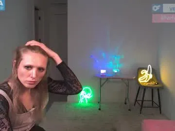 velvettgirl live stage