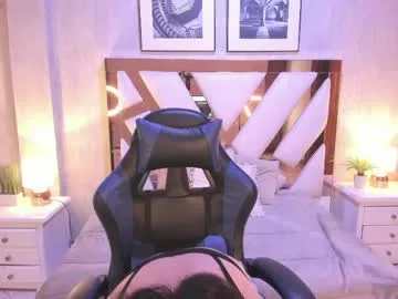 veronnica_fox live stage