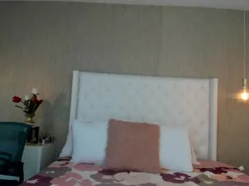 victoriaa_rosee_ live stage