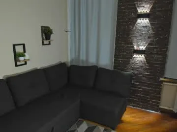 viola_larson live stage
