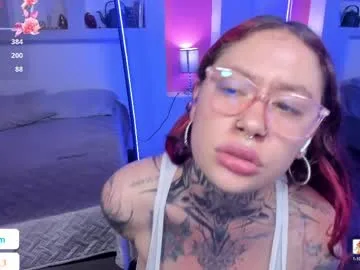 violettabaker1 live stage