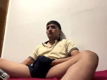 y0ungwithbrowndick live stage