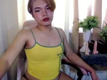 yummy_xandra live stage