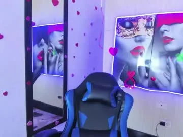zoe_connor19 live stage