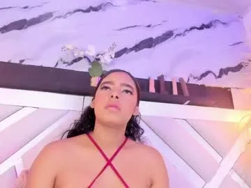 zoe_johnsonn1 live stage