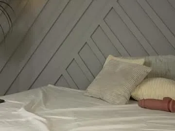zoemonroee_ live stage